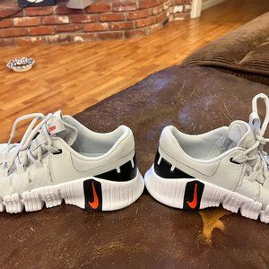 Nike Free Metcon 5 W - Photon Dust/Picante Red/Black size 10
